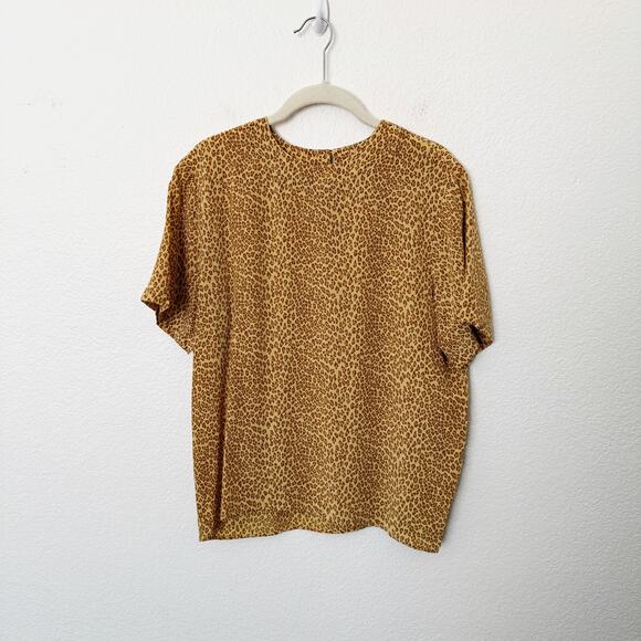 [Vintage] Leopard Print 100% Silk Crew Neck Animal Short Sleeve Blouse Sz Medium - Picture 1 of 9